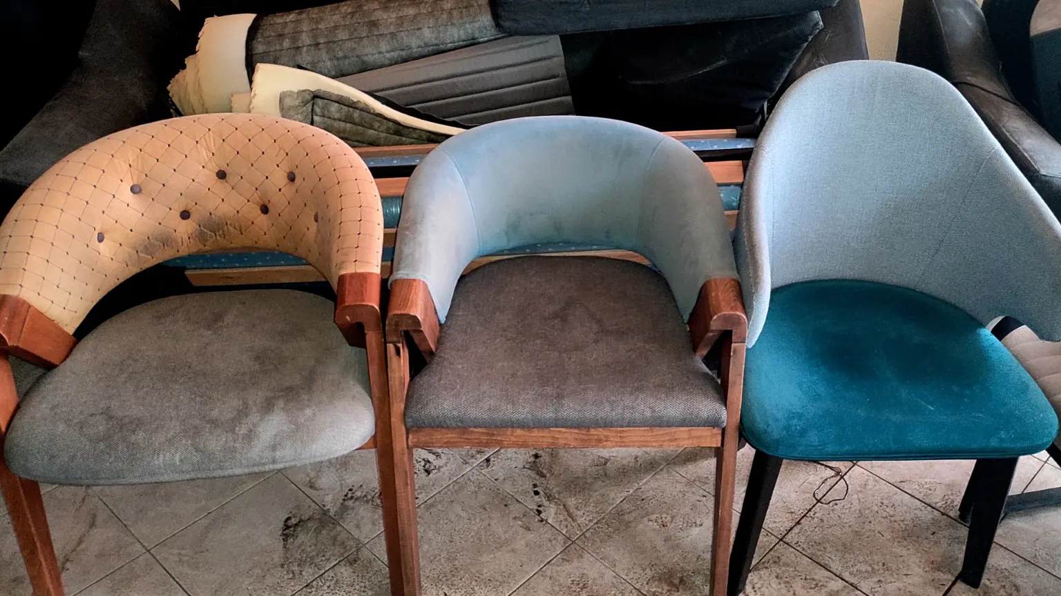 Dubinsko pranje nameštaja, stanje pre pranja